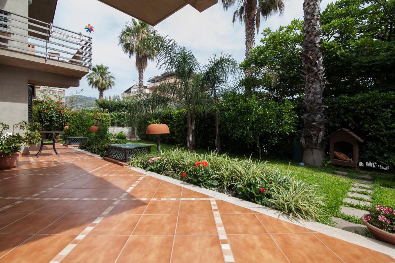 B&B Villa Carmen SantʼAlessio Siculo 外观 照片